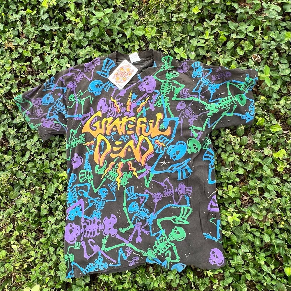 Vintage grateful dead all over print size large in fair condition